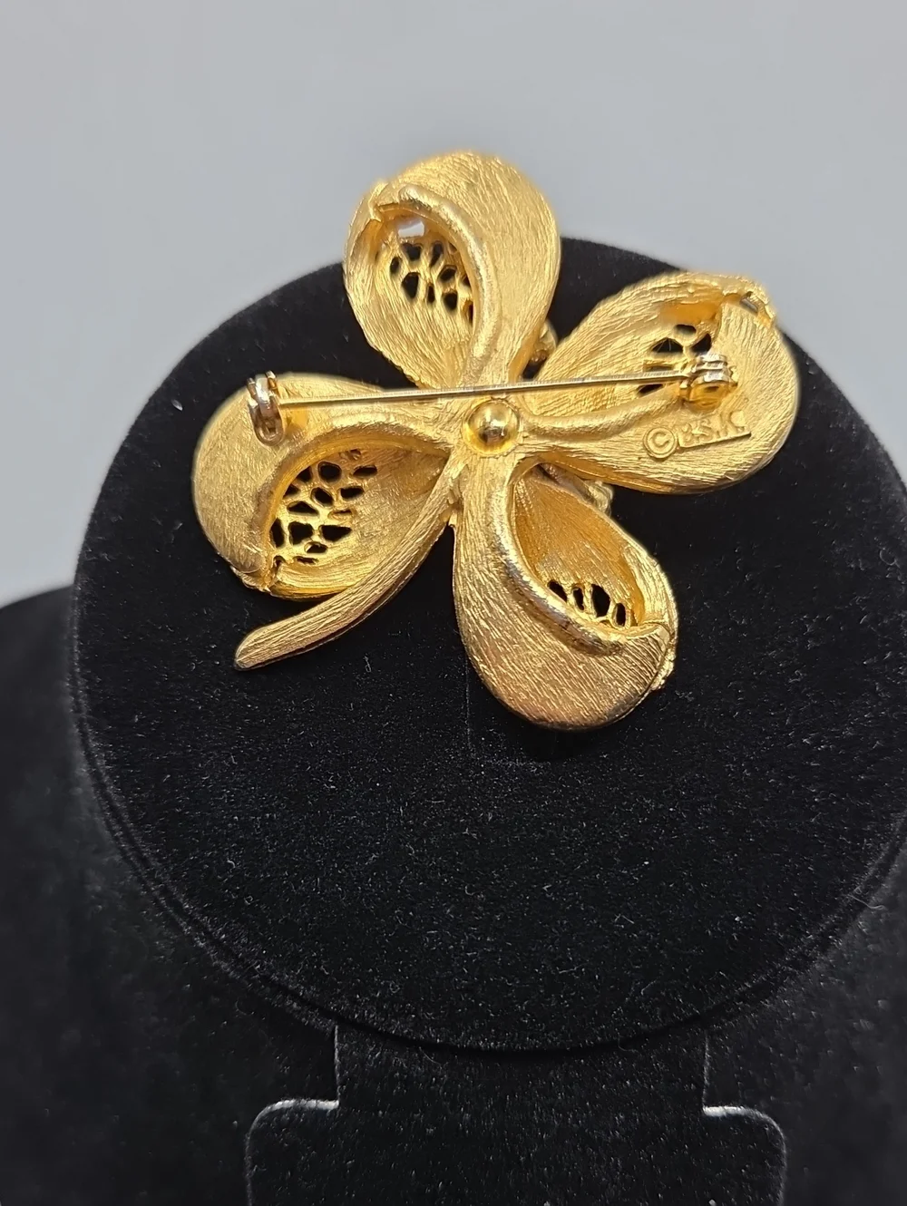BSK Gold-Tone Four Leaf Clover Pearl & Crystal Brooch - Women Jewelry